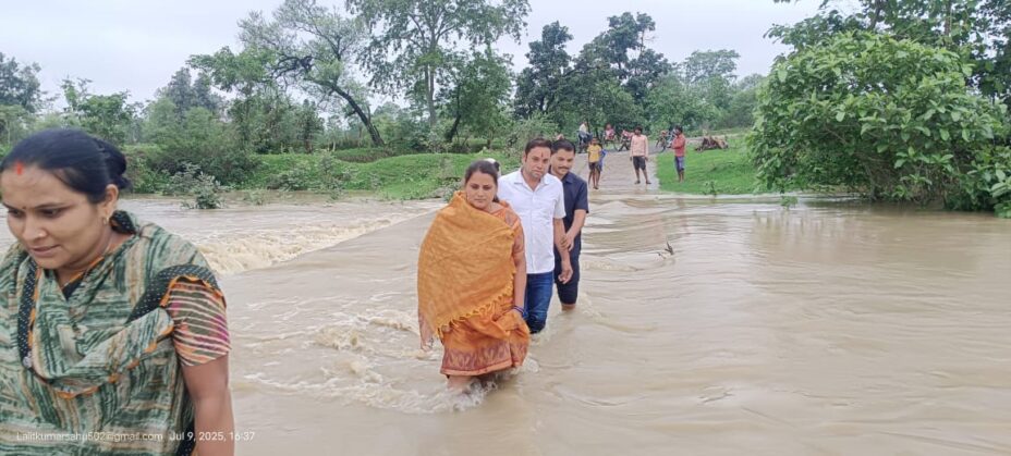 छुरिया ब्लाक का पठानधोड़गी पंचायत का आश्रित ग्राम दतरेंगाटोला बना टापू