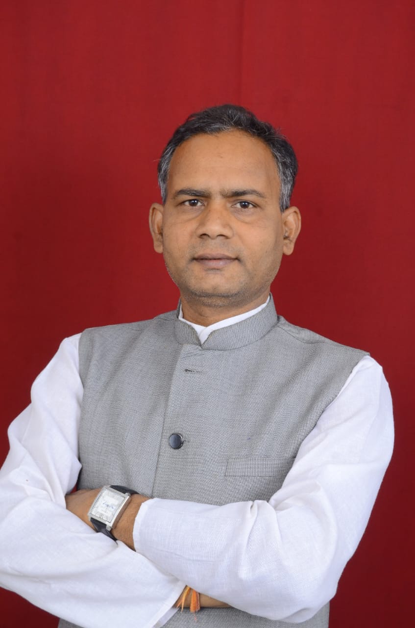 युक्तियुक्तकरण के नाम पर हजारों स्कूल बंद, शिक्षकों के पद रिक्त, नई भर्तियां रोक रखी है, फीस में बढ़ोत्तरी, छात्रवृत्ति भी हड़प लिए, कैसे पढ़ेंगे बच्चे?