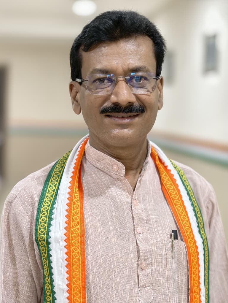 भाजपा सरकार शिक्षकों की सेवा अवधि घटाकर उनके भविष्य के साथ खिलवाड़ कर रही
