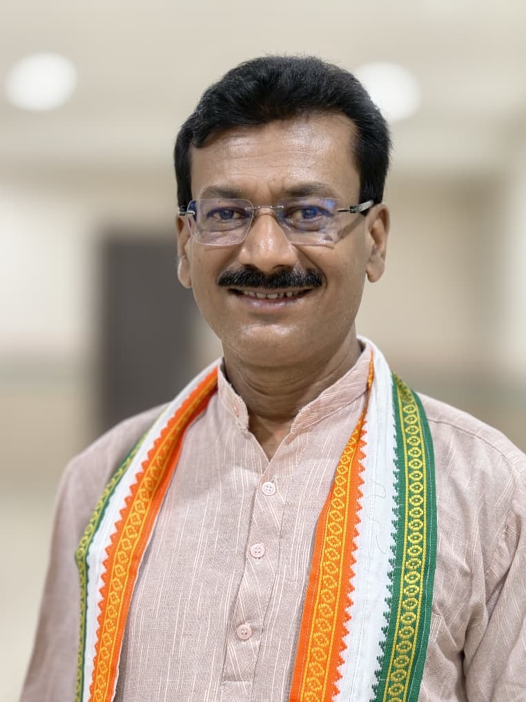 15 अक्टूबर की डेडलाइन बीती, सड़कें जस की तस, अरुण साव विभाग नहीं संभाल पा रहे तो जिम्मेदारी छोड़ें